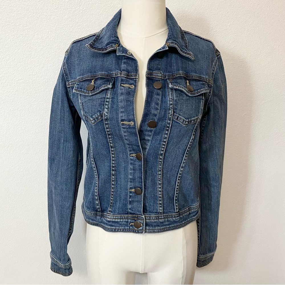 Forever 21 Contemporary Denim Jacket Size Small